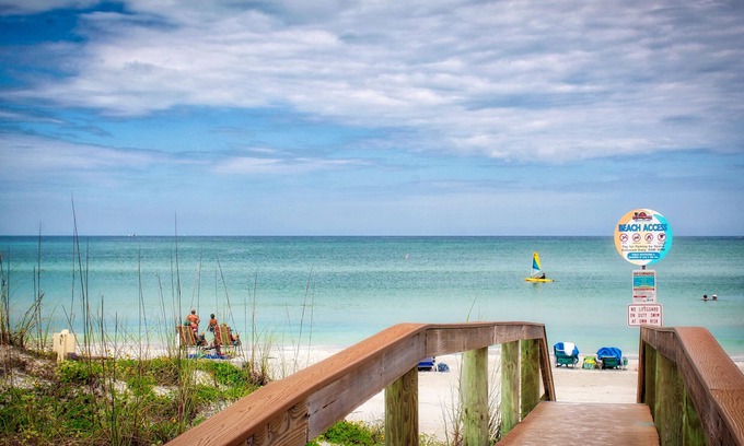 Belle Vista Condo | St Pete Beach Sun Harbor Waterfront Parking WiFi 1/1