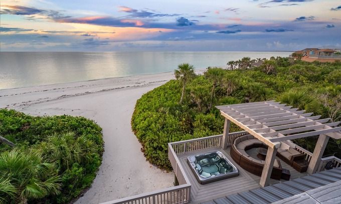 Safety Harbor Club House | Stella Marris- N. Captiva Island | Luxury Beachfront Retreat