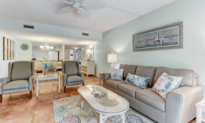 Fernandina Beach Condo | Steps to the Ocean! 2 bed/2 bath, 2118 Beachwood