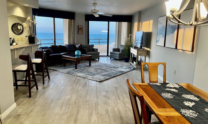 Daytona Beach Shores Condo | Stunning Beachfront Retreat 2 bed 2 bathroom.