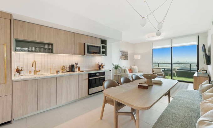 Downtown Miami Condo | Stunning brand new 3-bedroom condo in Downtown Miami with spectacular Bay Views!