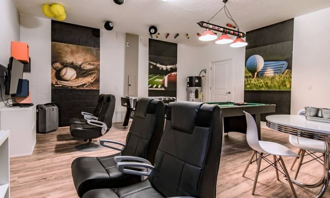 Davenport House | Stunning Home 9bedrom at ChampionsGate +Private Pool near near Disney
