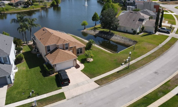 West Kissimmee House | Stunning Lakeview Pool/Spa-Games Room,Free Wi-Fi, 2 mls to Disney