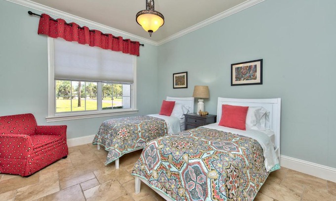 Rural Estates House | Suite Majesty Palm in the Knickerbocker Estate Naples