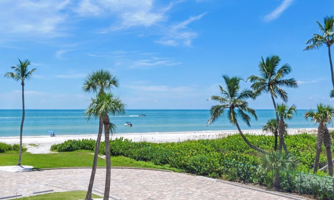 Sanibel Condo | Sundial B306-Direct Beachview, Newly Renovated, Steps to Beach