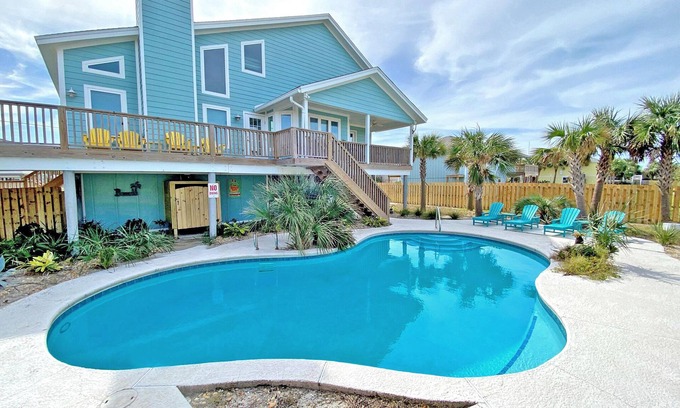 Toilla Segunda House | Sunny & Bright Gulf View Home with Private Pool and Large Decks!