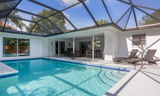 South Gate Ridge House | Tana's Siesta Escape - Large Heated Saltwater Pool