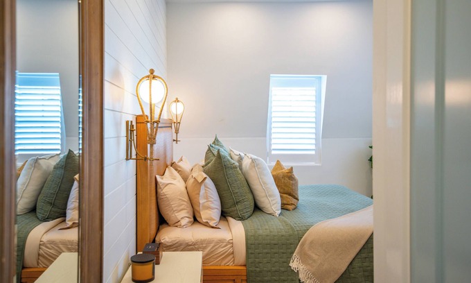 Historic Seaport Apartment | The Penthouse at Custom House Inn | New! Coastal Escape on Duval Street!
