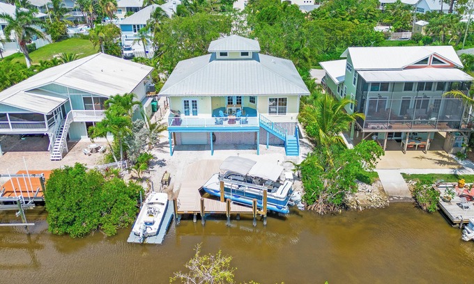 North Naples House | The Salty Snook Retreat