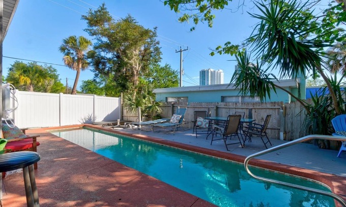 Kingston House | The Sandbar House w/ lap pool