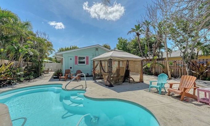 Ilexhurst Cottage | The Sandbox in Holmes Beach