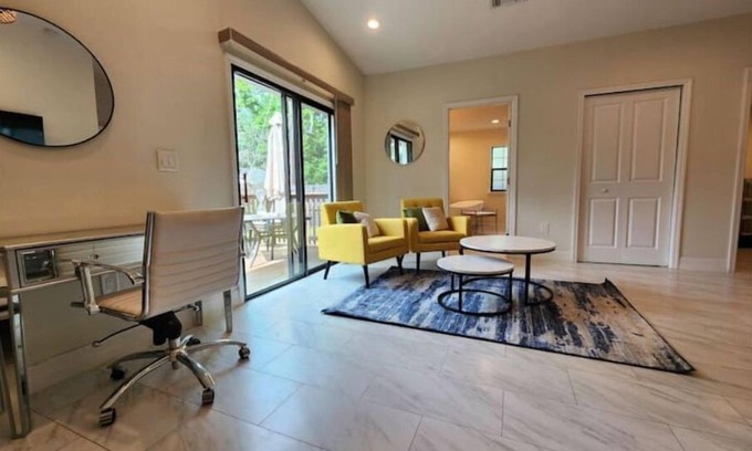 College Park House | The Villa Orlando@College Park. Sleeps16.