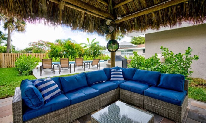 North Palm Beach Apartment | Tradewind Estate: 2-Story & BI