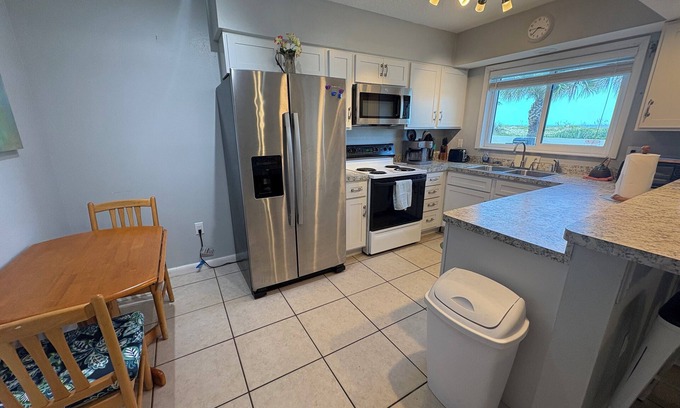 Cocoa Beach Condo | Tranquil 1-bedroom oceanfront condo in beautiful Cocoa Beach