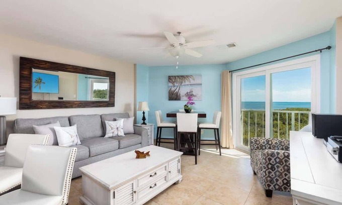 Tavernier Condo | Tranquil Top Floor Condo w/Ocean Views close to Attractions in the Upper Keys