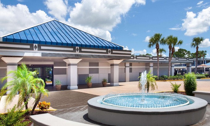 Plantation Estates Hotel | Travelodge by Wyndham Deltona