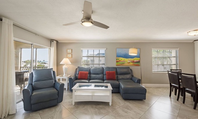 Siesta Key Condo | Unit 175- 2 Bedroom 2 Bathroom Gulf Side Club Corner Condominium