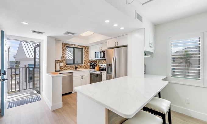 Mid Island Condo | UPDATED 2B/2B BEACHFRONT CONDO SEASIDE 301