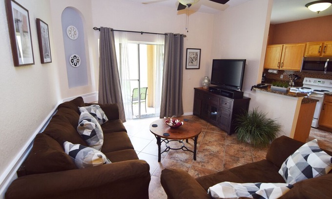 Regal Palms House | Upgraded 4 bed/3 bath townhome, sleeps 8, Regal Palms Resort, Disney 10 miles!