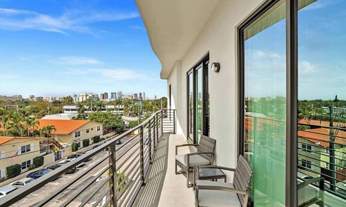 Poinciana Park Apartment | Upscale 3/3 Condo: Prime Location by FLL & Beach