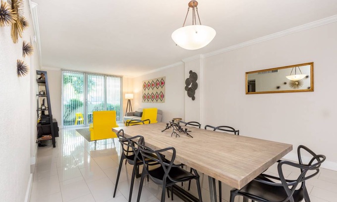 Hollywood South Central Beach Condo | 81 m² Condo ∙ 1 bedroom ∙ 6 guests