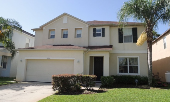 Sunrise Lakes House | Very Close to Disney, home of the greatest vacation in warm and Sunny Florida.