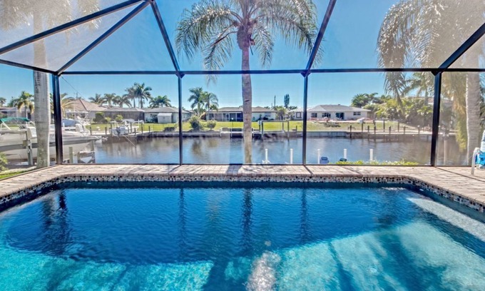 Caloosahatchee House | Villa 13 Coastal decor, Htd saltwater pool, Gulf Access.