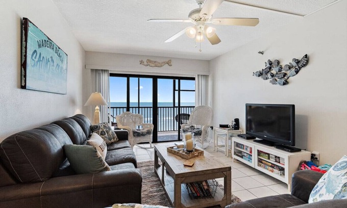 Madeira Beach Apartment | Villa Madeira #605 3 Bedroom 2 Bath Unit WIFI