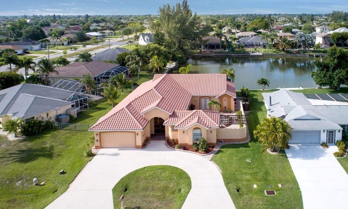 Cape Coral Villa | Villa Unica- relax and enjoy