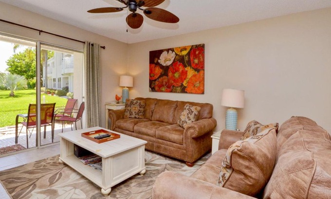 Isla del Sol Apartment | Vista Verde East 6-147, 2 Bedroom, Sleeps 6, Pool View, Heated Pool, Spa