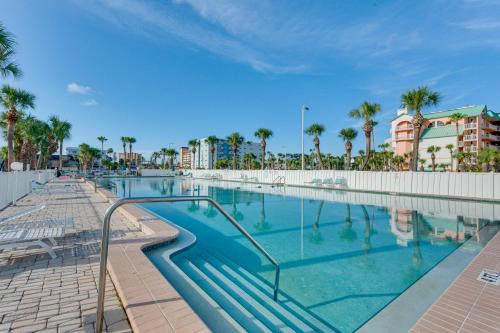 Indian Shores Apartment | Walk to Indian Shores Beach and Pool Sunny Condo