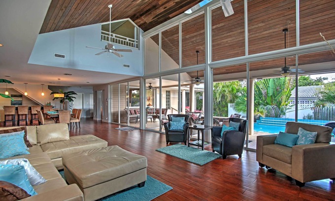 Pompano Beach House | Walk to Private Beach: Poolside Oasis in Pompano