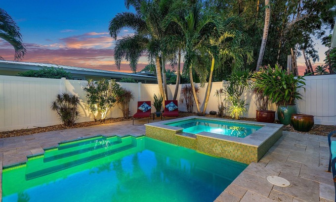 Delray Beach House | Walk to The Ave! Heated Pool/Spa, Golden Tee & Putting Green – 1.3mi to Beach