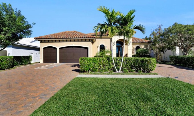 Marco Island House | Waterfront home with pool, spa and outdoor kitchen