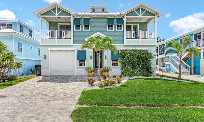 Matlacha House | Waterfront Paradise in Matlacha – 2BR/2.5BA | Adults Only