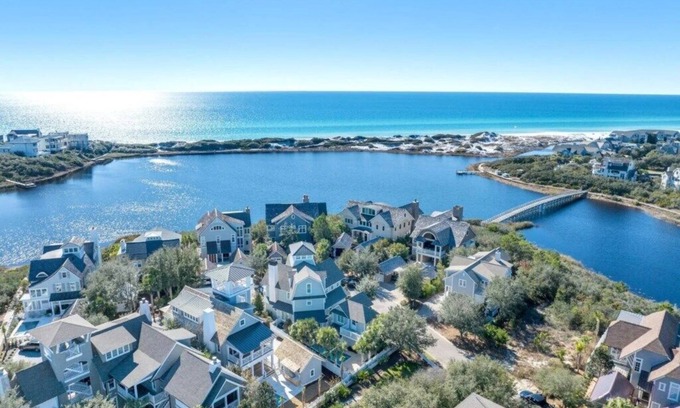 WaterSound Beach House | Watersound Home -Beautiful Gulf Views, Pool, and Gas Grill-122GBT