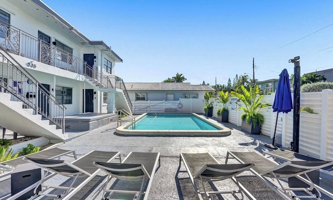 North Beach Apartment | WAVES ON DESOTO
