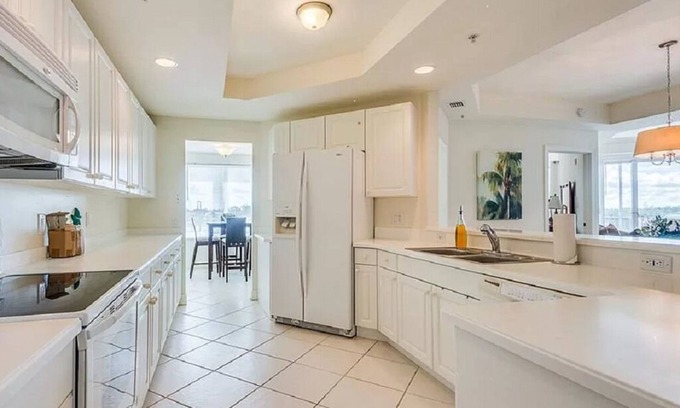 East 1st Street Condo | WELCOME to PARADISE! Beautiful sunrise AND sunset views