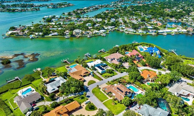 Anona Villa | Well-designed Luxury 8-BR with Amazing Pool