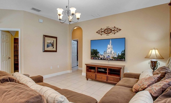 Windsor Hills House | Windsor Hills Resort 6 Bedroom Home with Water Views