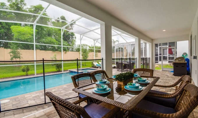 Davenport Villa | Your Beautiful 5 Star Villa Minutes from Disney on the Prestigious Champions Gate Resort