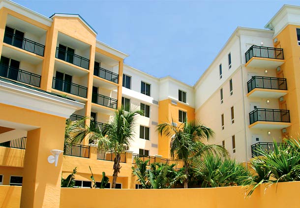 Downtown Hotel | Courtyard Miami Dadeland