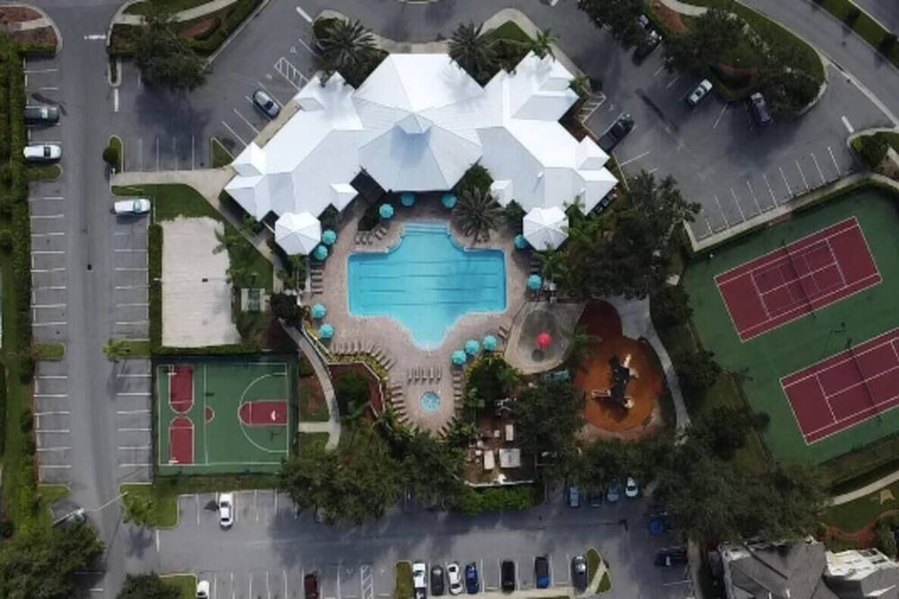 Windsor Palms Condo | CasaComfort-king suite, 5 miles from Disney, heated pool/Jacuzzi in community