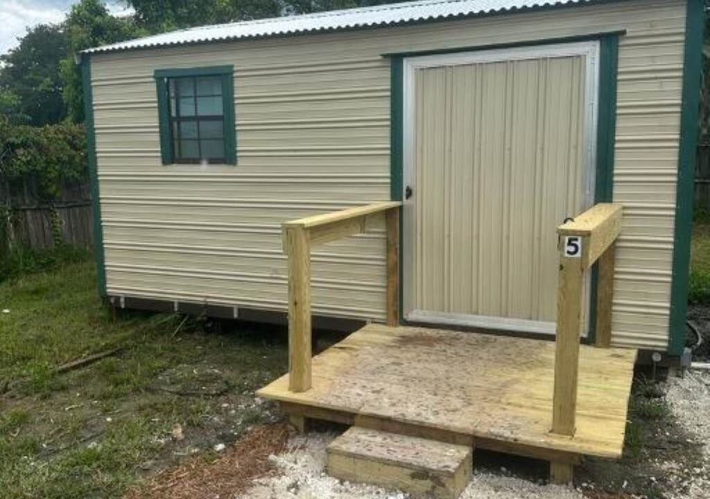 Jacksonville Cabin | Cozy cabin in enchanting Jacksonville with WiFi, AC