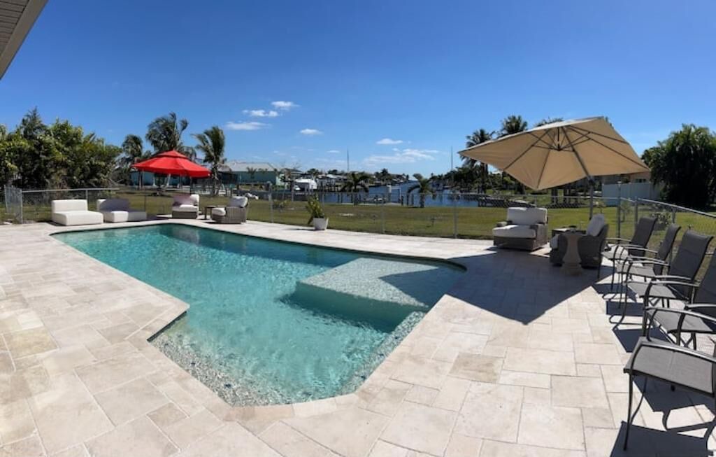 Edgewater House | Edgewater Getaway