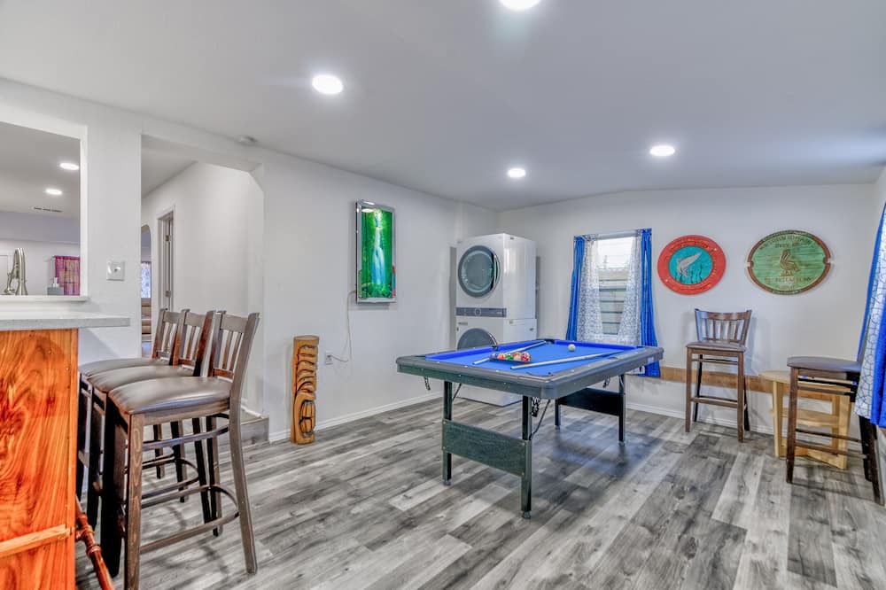 United Central House | Tiki Bungalow - Private Pool - Tropical & Spacious