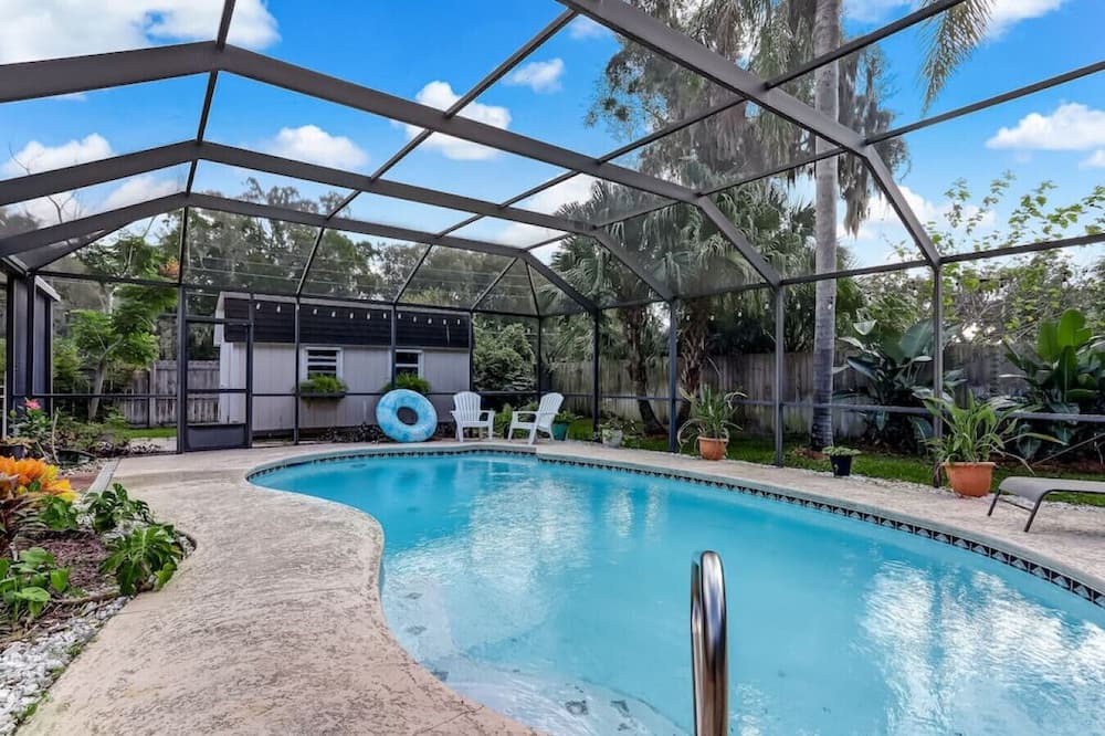 Miramar House | Historic SanMarco Hideaway for 4