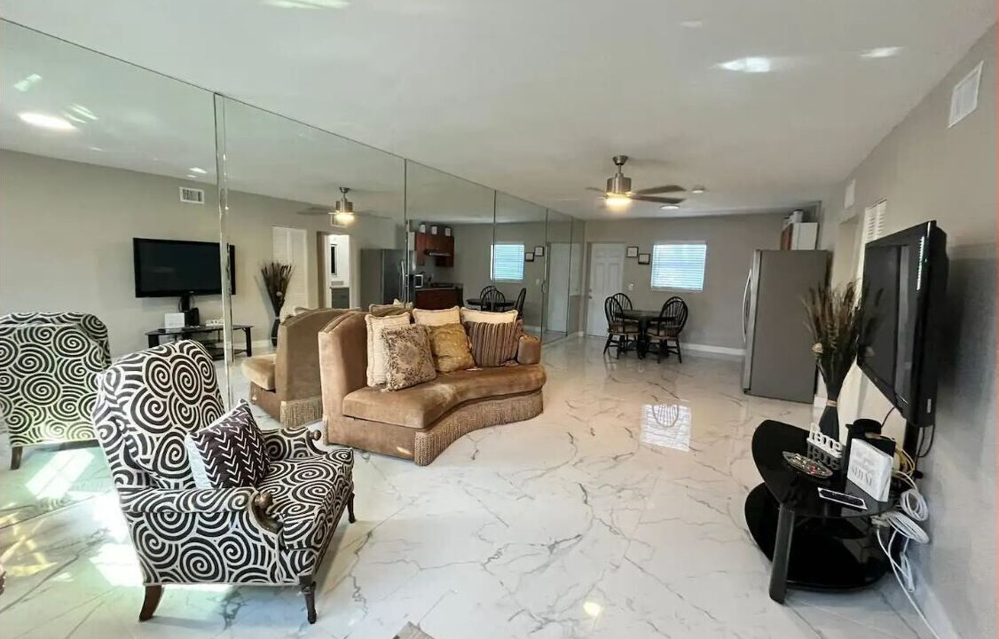 Bearss Plaza Apartment | #18 Tampa Stone king bed 2/1 unit 2301