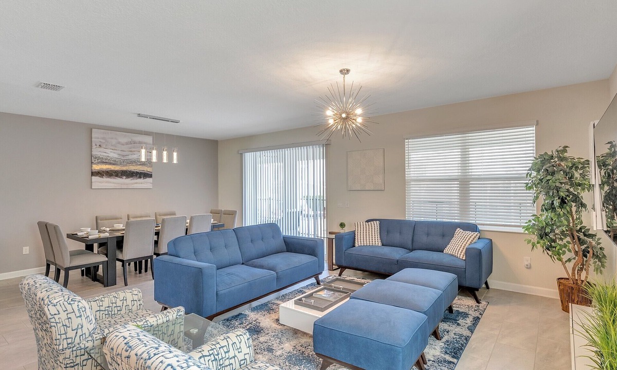 Davenport House | Beautiful 9Bed Pool Home with Game Room-1233CHD