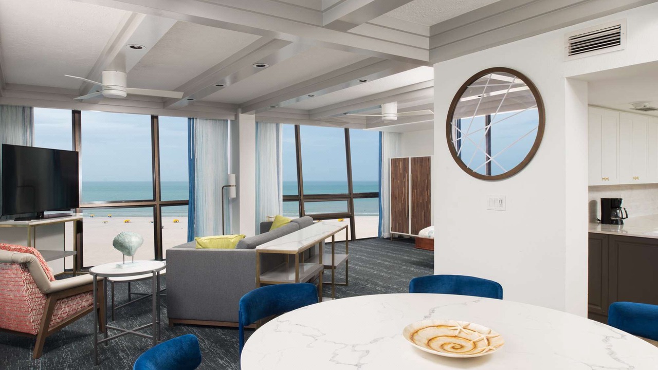 Photo of Livingroom in Treasure Island